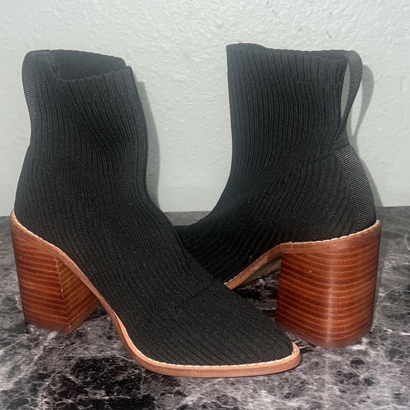 NWOT Steven New York by Steve Madden Nichol Knit Bootie Size 4 - Picture 9 of 12